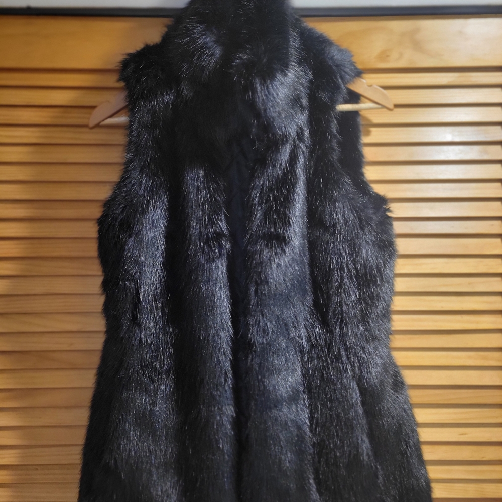 Elegant Black Faux Fur Vest
